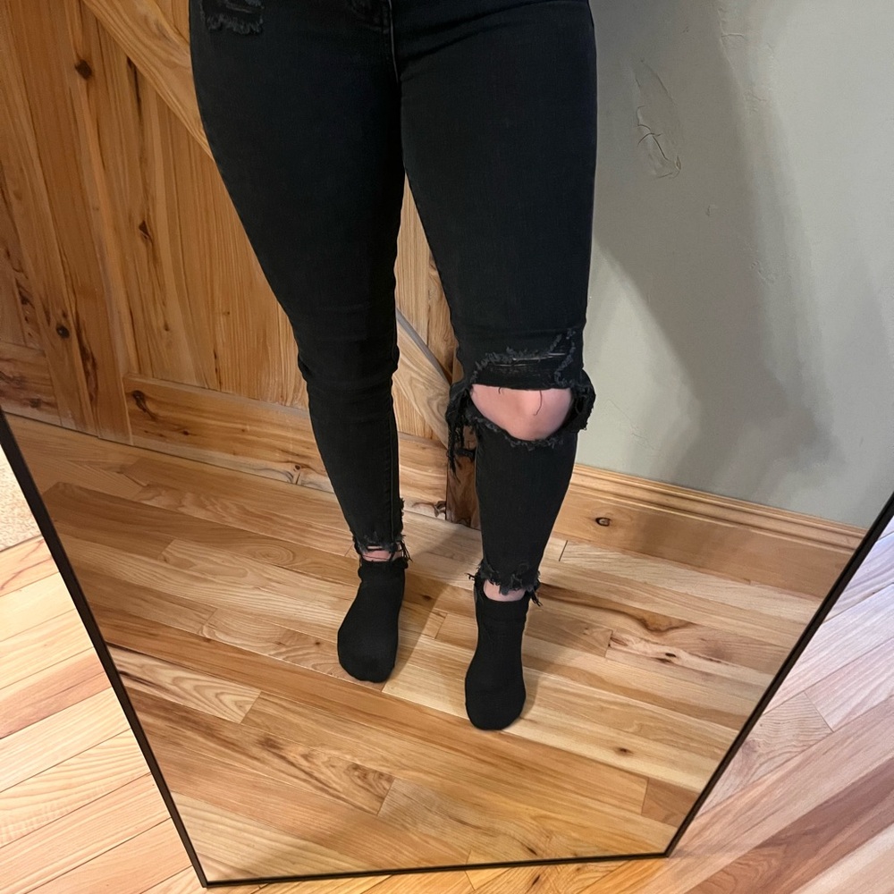 Women's Black Distressed Jeans